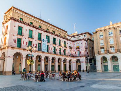 La plaza Luis López Allué, en en la ciudad de Huesca.