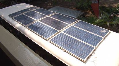 Imagen de los paneles solares del autob&uacute;s Kayoola.