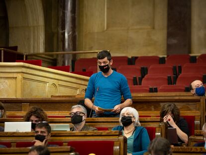 El diputado de la CUP Xavier Pellicer, en una sesión de control al Govern. David Zorrakino / Europa Press 20/10/2021