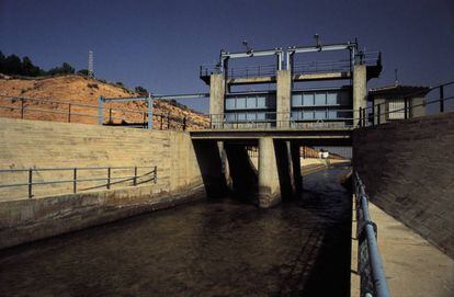 Canal del trasvase Tajo-Segura, en Albacete.
