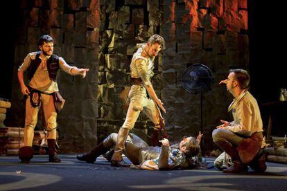 Una escena de la obra ‘En un lugar del Quijote’, en el teatro Pavón de Madrid.