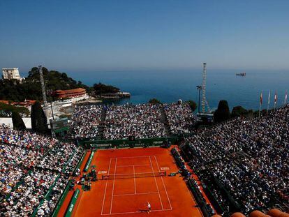 Panorámica de la pista Rainiero III durante la final entre Nadal y Nishikori.