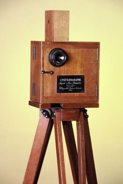 Primera cámara de los Lumière.