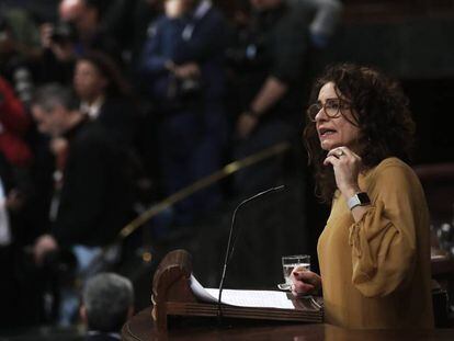 María Jesús Montero, ministra de Hacienda en funciones, durante una sesión en el Congreso el pasado febrero.