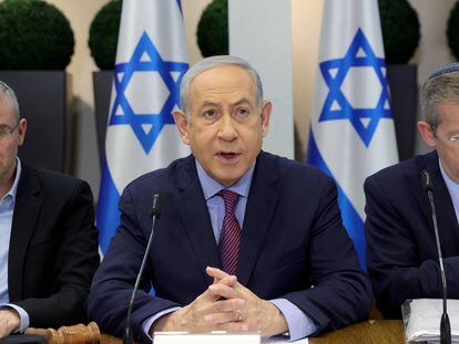 El primer ministro israelí, Benjamín Netanyahu, durante una reunión del gabinete en Tel Aviv, el 31 de diciembre.