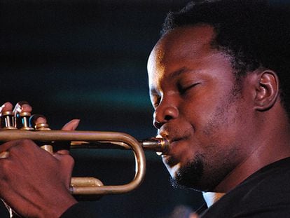 El trompetista Ambrose Akinmusire, durante un concierto.