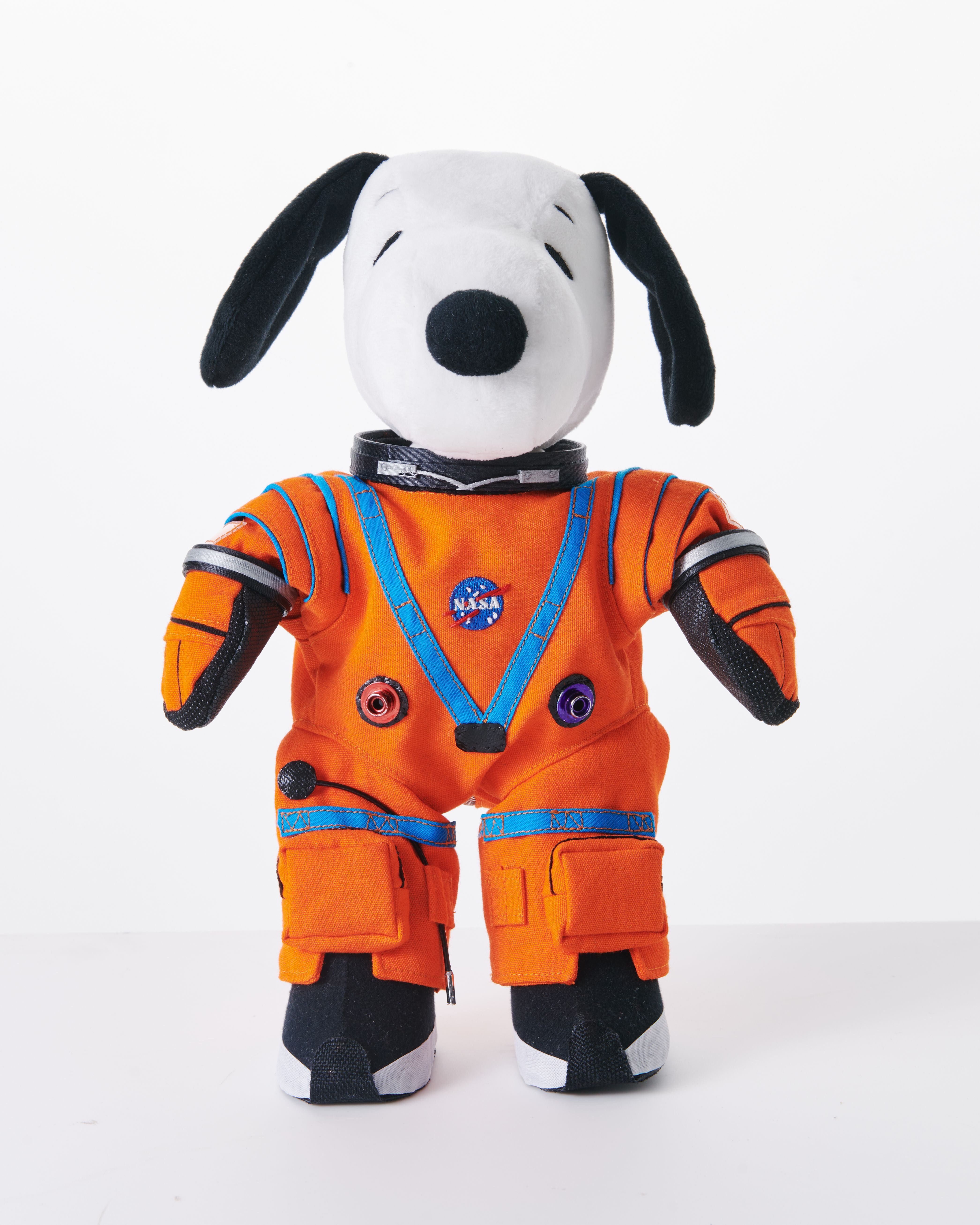 El peluche de Snoopy que orbitará la Luna.