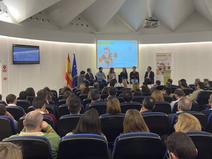 Inauguración oficial de la tercera edición la iniciativa de apoyo al emprendimiento “Lánzate”.