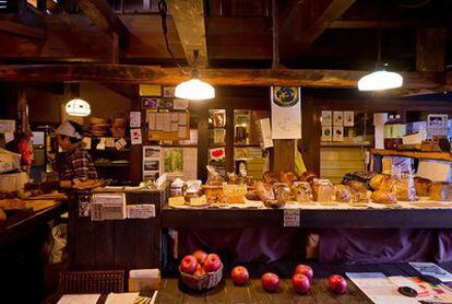 Interior de la panadería Levain, en la localidad japonesa de Ueda.