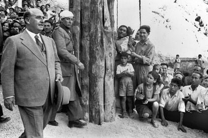 Franco visita las obras del pantano de Santa Ana, en la cuenca del Ribagorzana, en 1955.