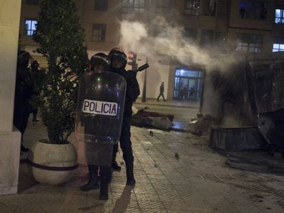 Dos antidisturbios, en los incidentes de Gamonal.