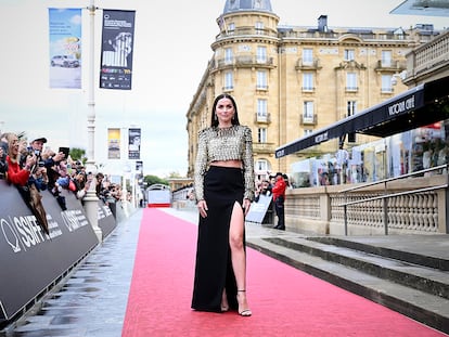 Ana de Armas a su llegada a la alfombra roja.