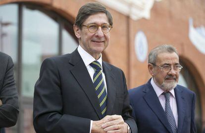 Goirigolzarri, presidente de Bankia, con Gonz&aacute;lez, presidente de Cierval, a la derecha.