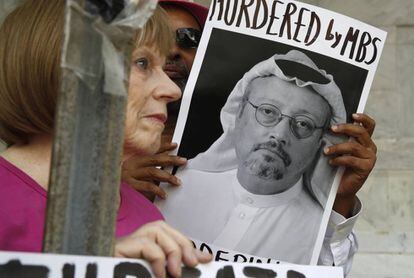 Protesta ante la Embajada saudí en Washington tras la desaparición de Jamal Khashoggi.