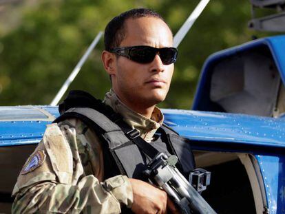 El policía Oscar Perez posa durante un evento de la policía científica