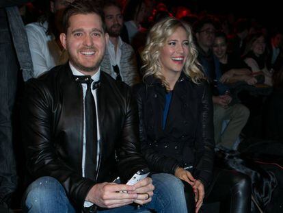 Michael Bublé y Luisana Lopilato, en el Madrid Fashion Week, el pasado febrero.