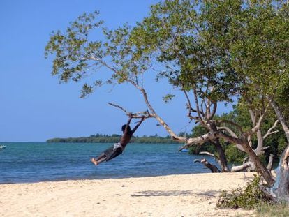 Playa en la isla de Inhaca, cerca de Maputo (Mozambique).