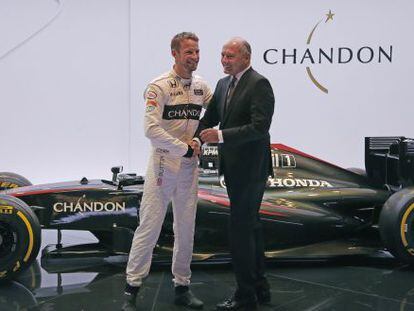 Button y Dennis, el mi&eacute;rcoles pasado durante la presentaci&oacute;n de un nuevo patrocinador para McLaren.