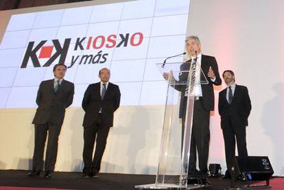 El director de EL PAÍS, Javier Moreno, interviene en la presentación ante Iñaki Gabilondo, Ángel Expósito y Bieito Rubido.