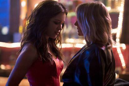 Sophie Cookson y Naomi Watts en 'Gypsy'.