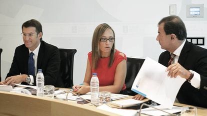 Elena Mu&ntilde;oz, en el centro, y Javier Guerra, a la derecha, cuando ambos eran conselleiros de Feij&oacute;o.