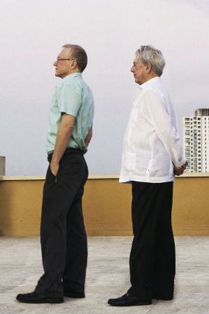 David Grossman (izquierda) y Mario Vargas Llosa.