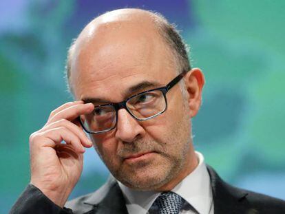 El comisario europeo de Economía, Pierre Moscovici, el jueves 3 de mayo en la sede de la UE en Bruselas.