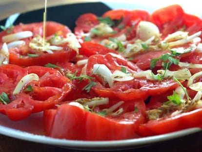 Tres ensaladas de tomate que no son la de siempre