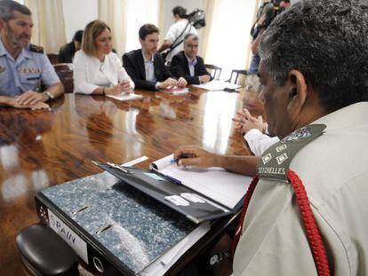 Carme Chacón, en una reunión con representantes del gobierno de las islas Seychelles.