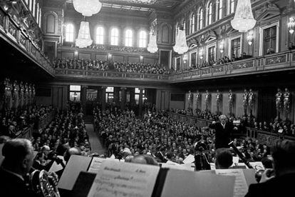 Concert de Cap d'Any del 1954, sota la batuta de Clemens Krauss, director que va popularitzar la gala després de la seva 'desnazificació'.