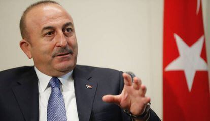 El ministro turco de Exteriores, Mevlut Cavusoglu, durante la entrevista. 