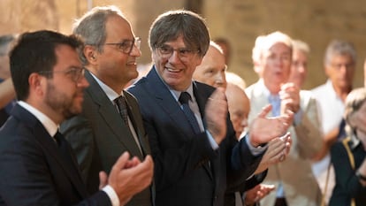 Carles Puigdemont, junto a Quim Torra, Pere Aragonès, José Montilla y Jordi Pujol, en un acto celebrado el lunes en Prada de Conflent, al sur de Francia.