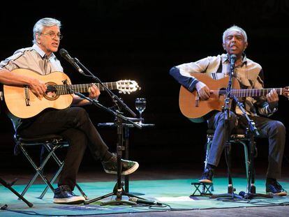 Concierto de Caetano Veloso (I) y Gilberto Gil (D) en el Palau. 