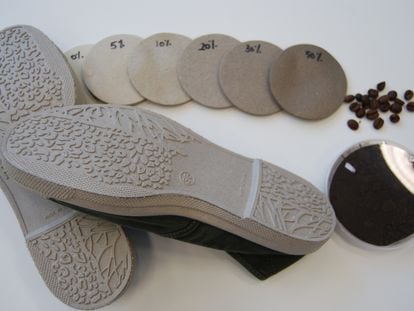 La suela de esta zapatilla está fabricada con caucho e incorpora posos de café, una forma de ecodiseño.