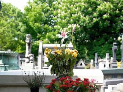 Proust está enterrado en Père-Lachaise (París).