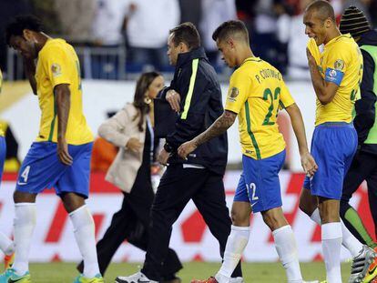 Varios jugadores brasile&ntilde;os, tras la eliminaci&oacute;n de la Copa Am&eacute;rica.