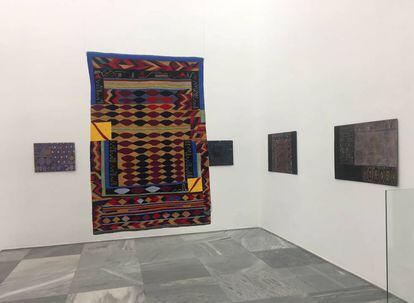 Aspecto de la exposición 'La alfombra española del siglo XV', de Teresa Lanceta.