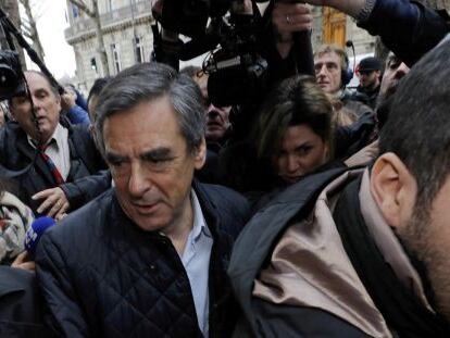 Fran&ccedil;ois Fillon, favorito en las primarias del centroderecha franc&eacute;s, ayer tras ganar la primera vuelta.