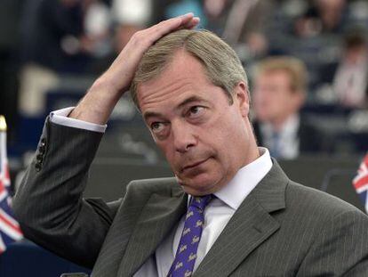 Nigel Farage, l&iacute;der del UKIP, en la sesi&oacute;n de la Euroc&aacute;mara.