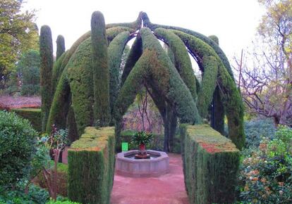 Pabellón vegetal en los Jardines de Laribal.