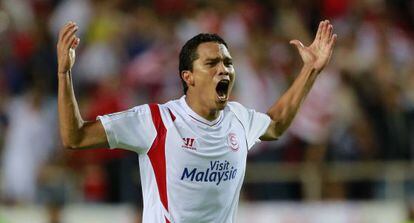 El delantero acaba de renovar su contrato con el Sevilla.