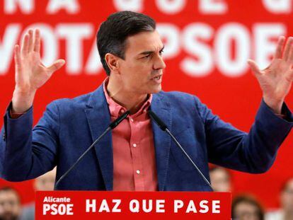 El presidente del Gobierno y candidato del PSOE, Pedro Sánchez, durante su intervención en un acto electoral de su partido celebrado en Alicante este sábado.