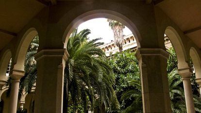 Claustro de la Universidad de Barcelona.