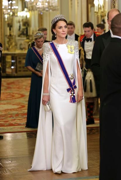La princesa de Gales asiste al banquete oficial organizado en el palacio de Buckingham, este martes en Londres. 