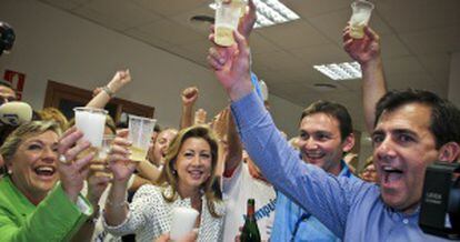 Maria Antònia Munar y Miquel Nadal de Unió Mallorquina celebran los resultados electorales.