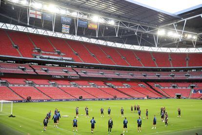 La selección de Luis Enrique trabaja en Wembley. 