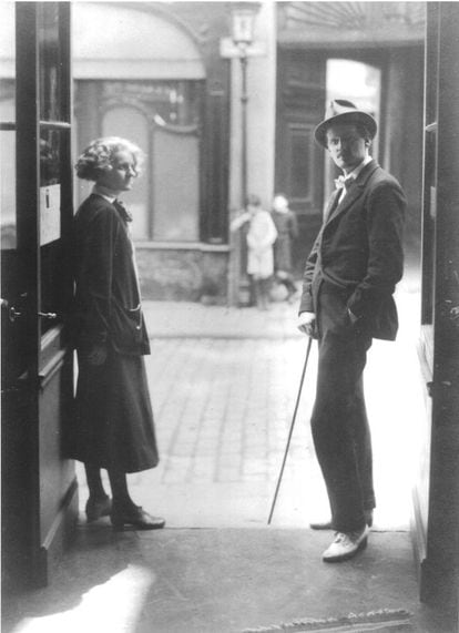 James Joyce and Sylvia Beach, in the 1920s.