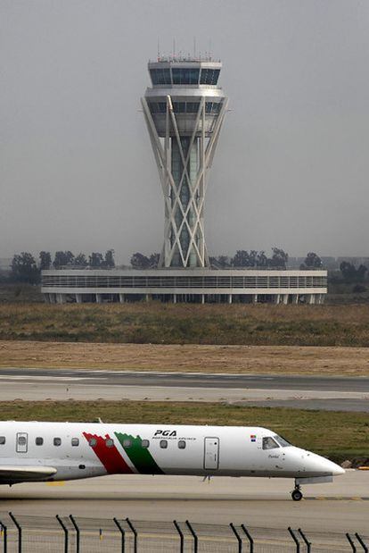 Nueva torre de control en El Prat de Barcelona.