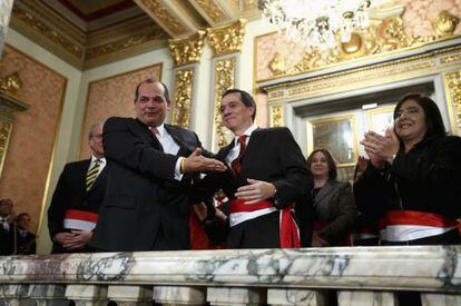 Castilla saluda a su sucesor, Alonso Segura.
