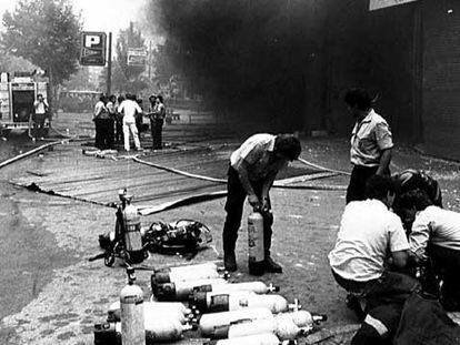 Instalaciones de Hipercor en Barcelona el 19 de junio de 1987, momentos después del atentado de ETA.